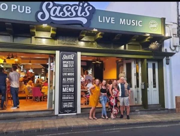 Sassis Bar and Bistro Puerto del Carmen